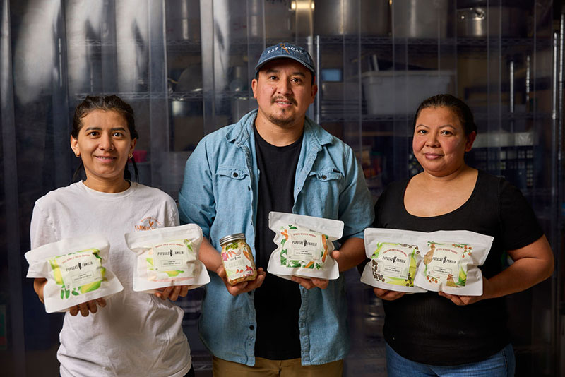 Pupusas Familia team